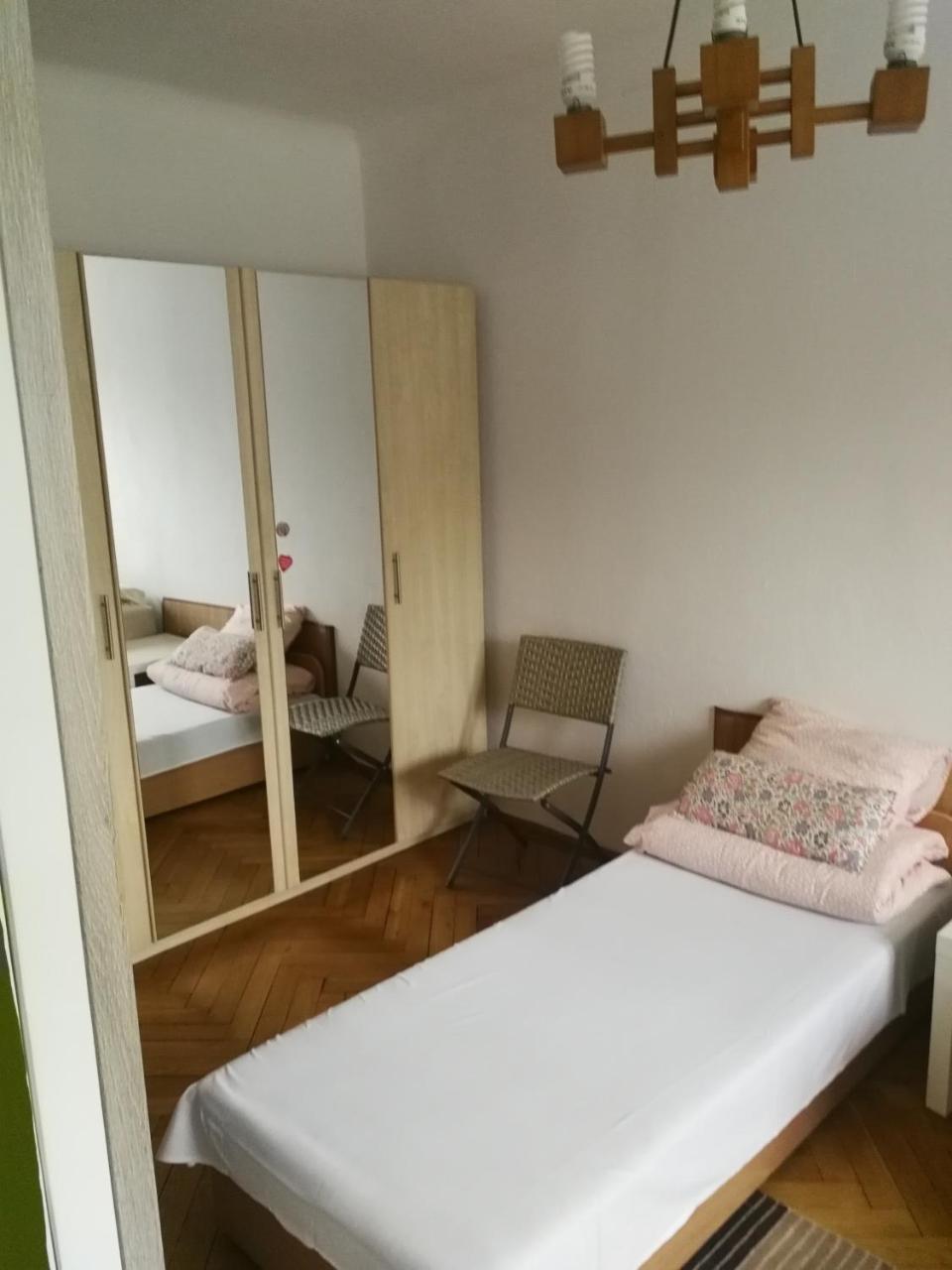 Hostel Tolek *